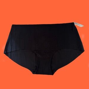 4 GAP NO SHOW HIPSTER PANTIES M